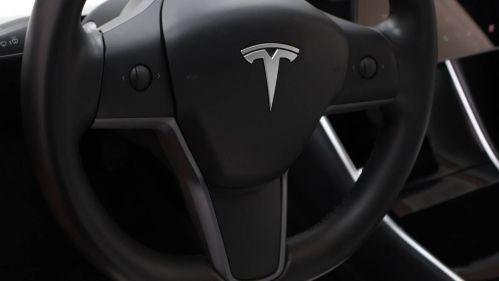 2018 Tesla Model 3 5YJ3E1EB0JF085875