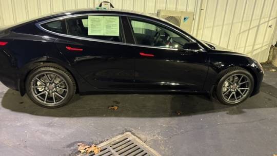 2019 Tesla Model 3 5YJ3E1EA8KF321584