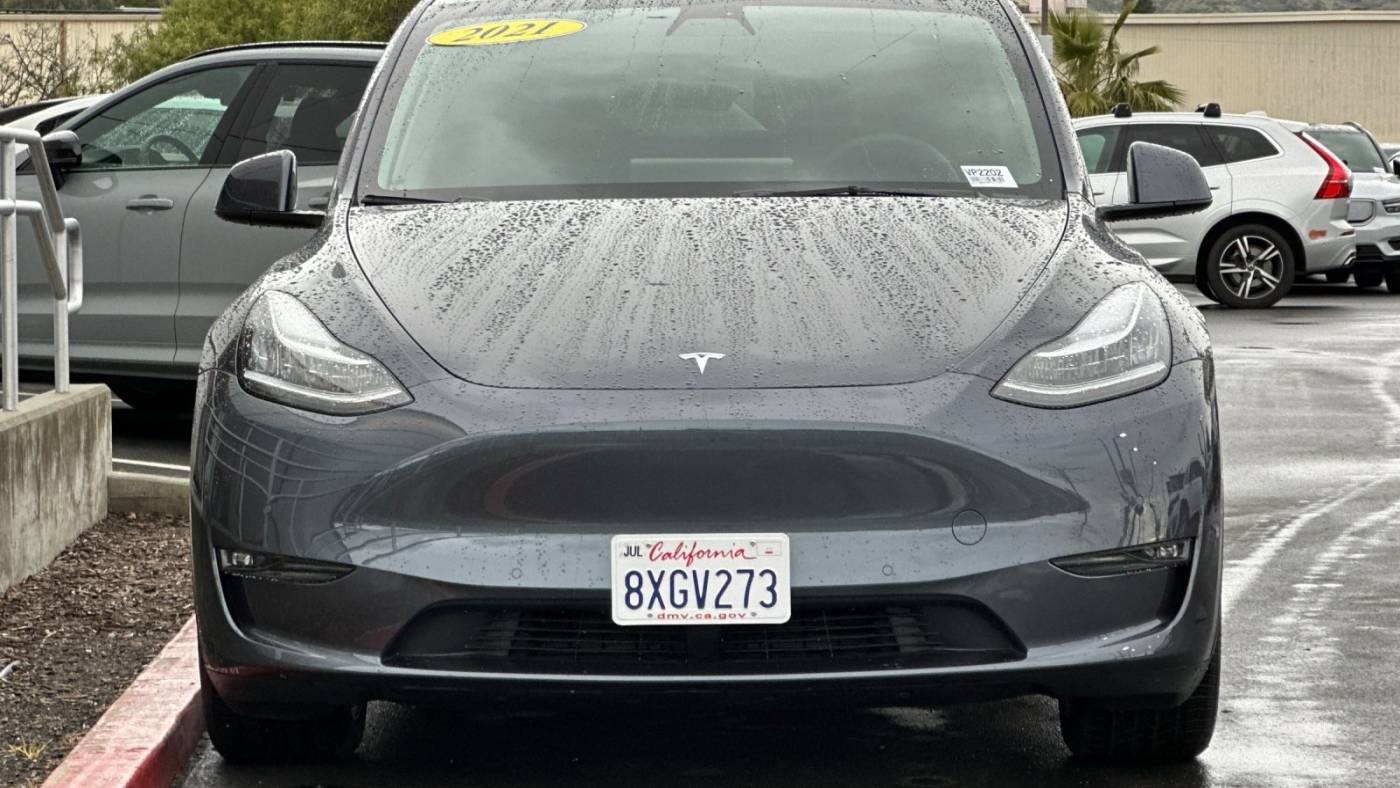 2021 Tesla Model Y 5YJYGDEE4MF217102