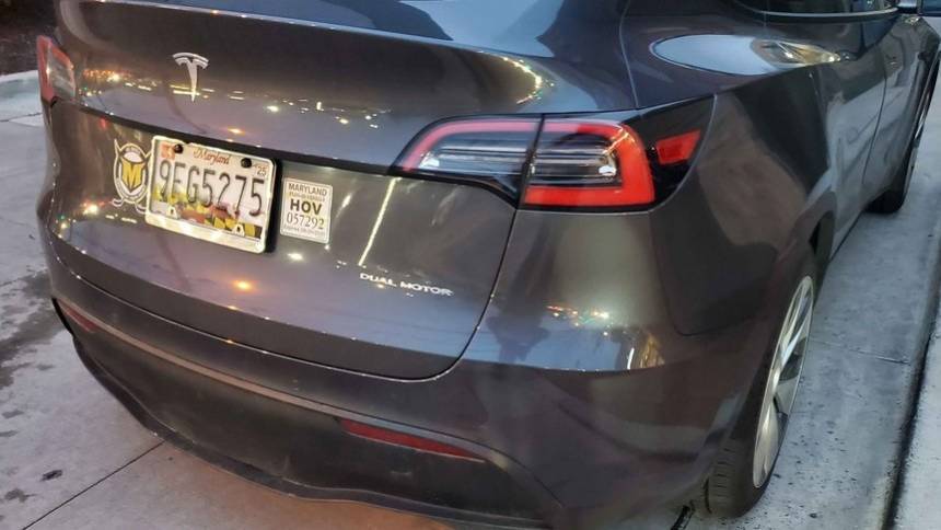 2021 Tesla Model Y 5YJYGDEE1MF065697