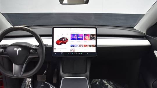 2021 Tesla Model Y 5YJYGDEE1MF195592