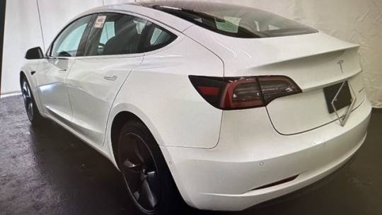 2019 Tesla Model 3 5YJ3E1EB2KF199636