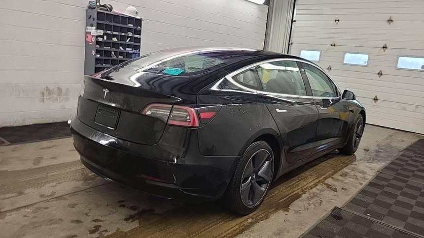 2019 Tesla Model 3 5YJ3E1EAXKF305810