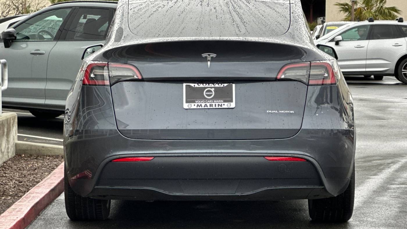 2021 Tesla Model Y 5YJYGDEE4MF217102