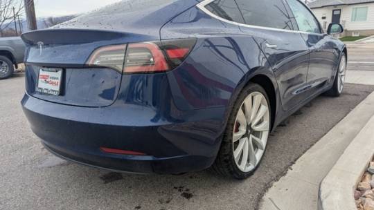 2018 Tesla Model 3 5YJ3E1EBXJF074088