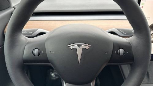 2021 Tesla Model Y 5YJYGDEE4MF217102