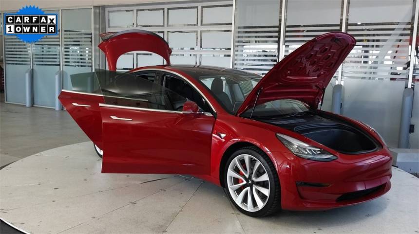 2018 Tesla Model 3 5YJ3E1EB8JF083601