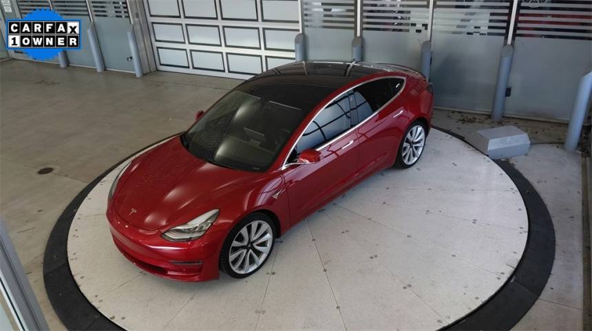 2018 Tesla Model 3 5YJ3E1EB8JF083601