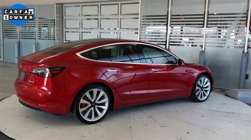 2018 Tesla Model 3 5YJ3E1EB8JF083601