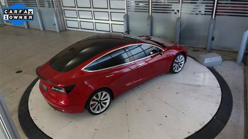 2018 Tesla Model 3 5YJ3E1EB8JF083601