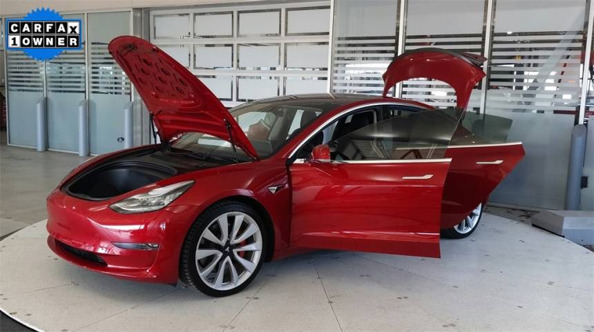 2018 Tesla Model 3 5YJ3E1EB8JF083601