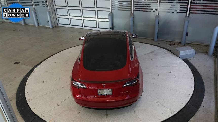 2018 Tesla Model 3 5YJ3E1EB8JF083601