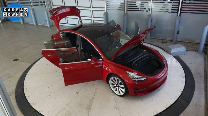 2018 Tesla Model 3 5YJ3E1EB8JF083601