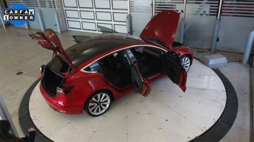 2018 Tesla Model 3 5YJ3E1EB8JF083601