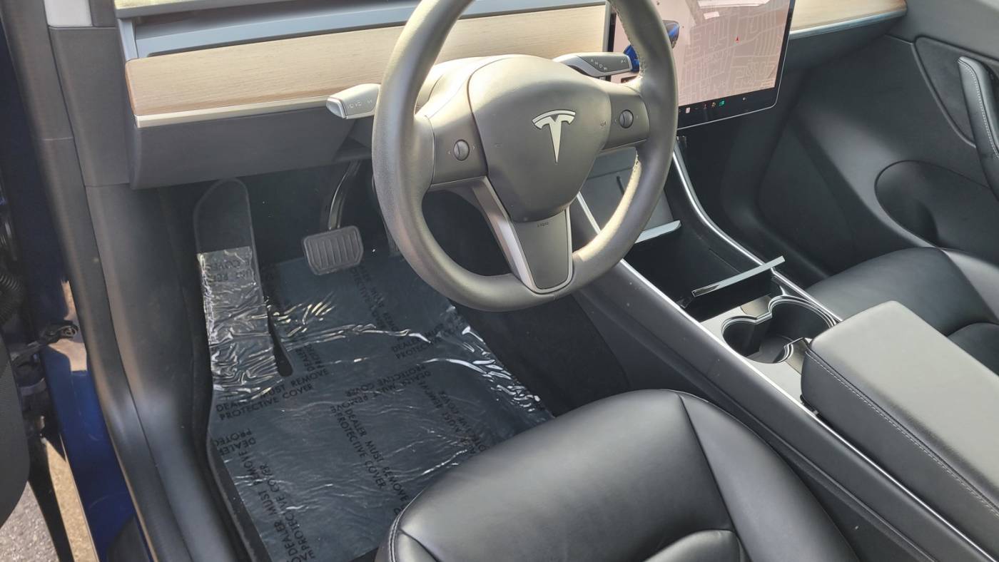 2020 Tesla Model Y 5YJYGDEE7LF054184