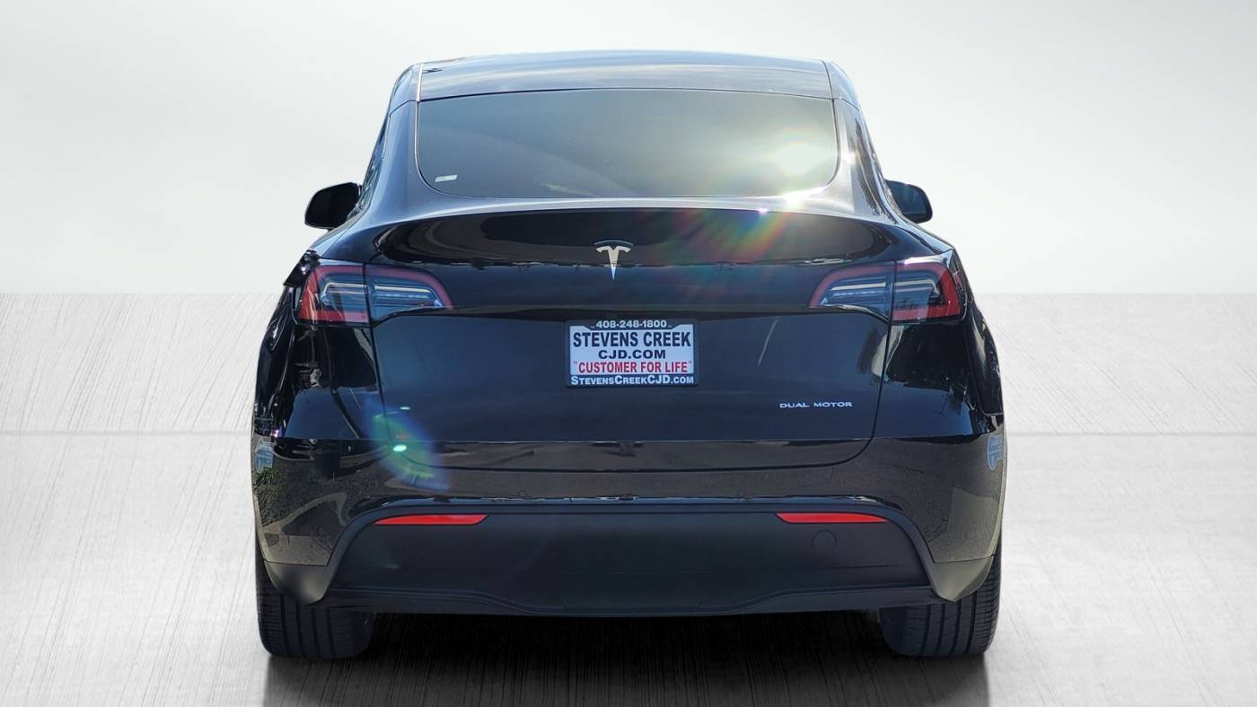 2021 Tesla Model Y 5YJYGDEE0MF070390