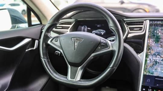 2016 Tesla Model S 5YJSA1E24GF122863