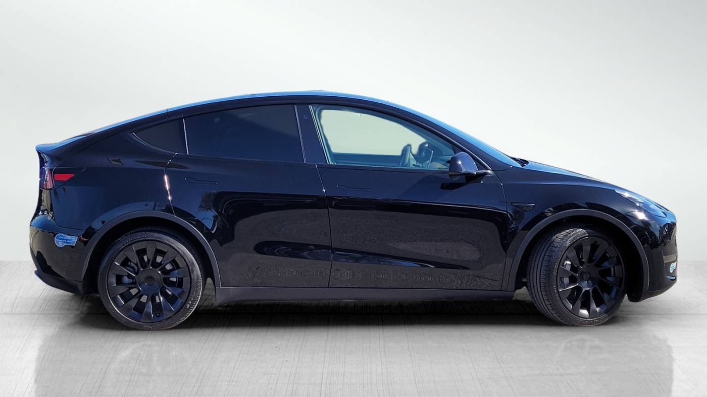 2021 Tesla Model Y 5YJYGDEE0MF070390