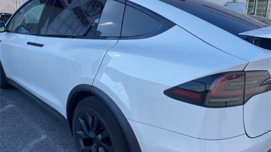 2022 Tesla Model X 7SAXCAE5XNF364048