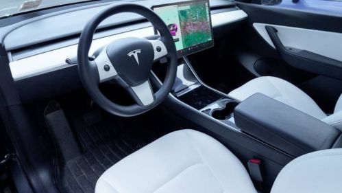 2020 Tesla Model Y 5YJYGDEE1LF021942