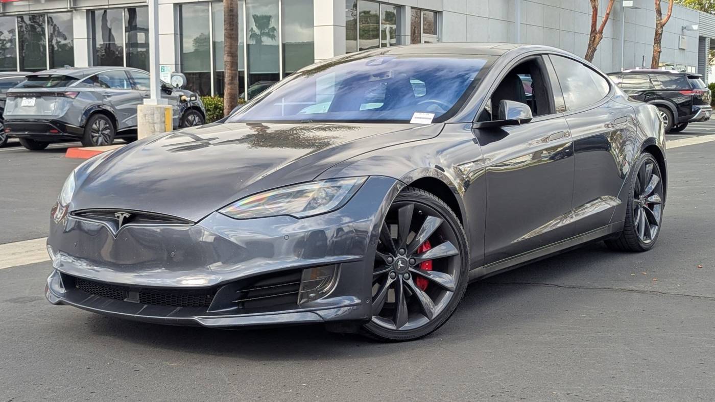 2015 Tesla Model S 5YJSA1H47FF081110