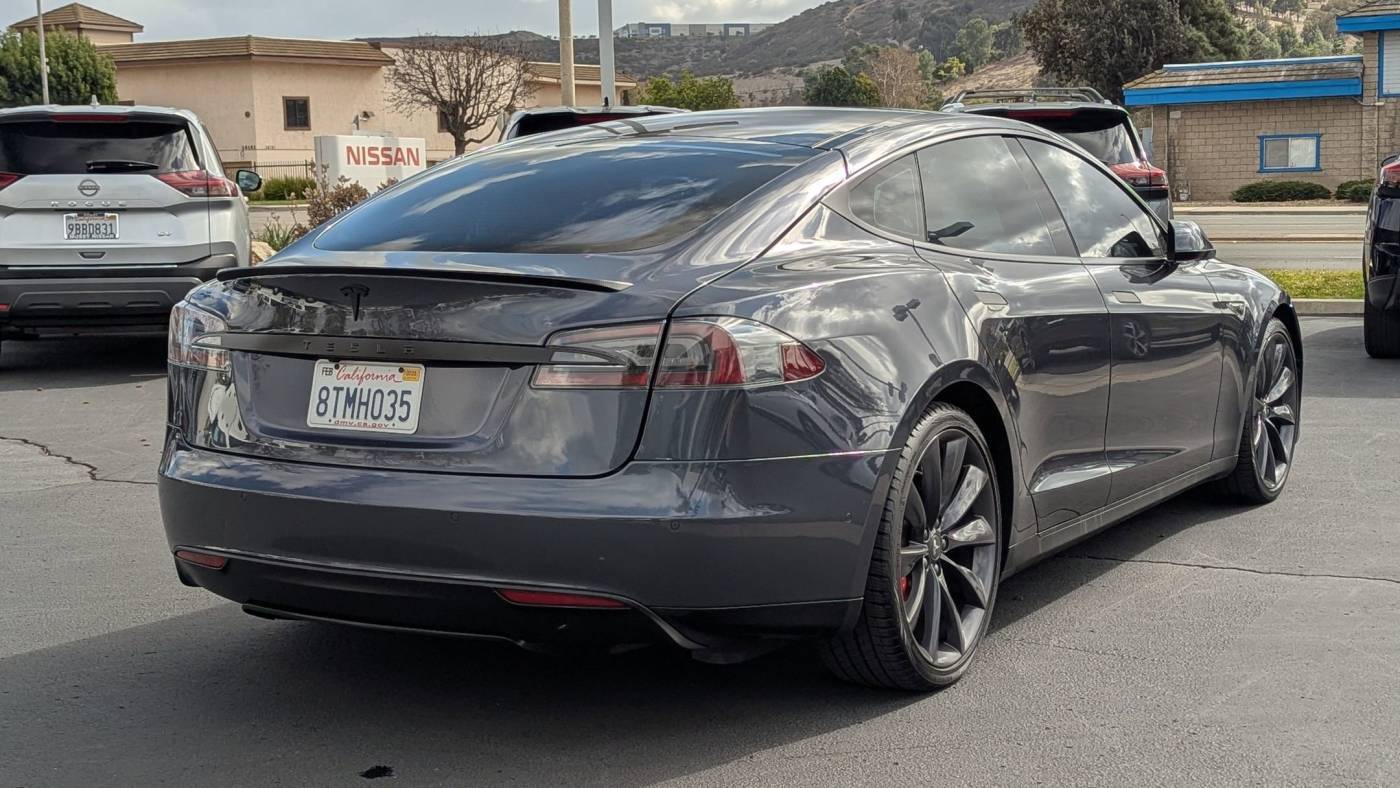 2015 Tesla Model S 5YJSA1H47FF081110