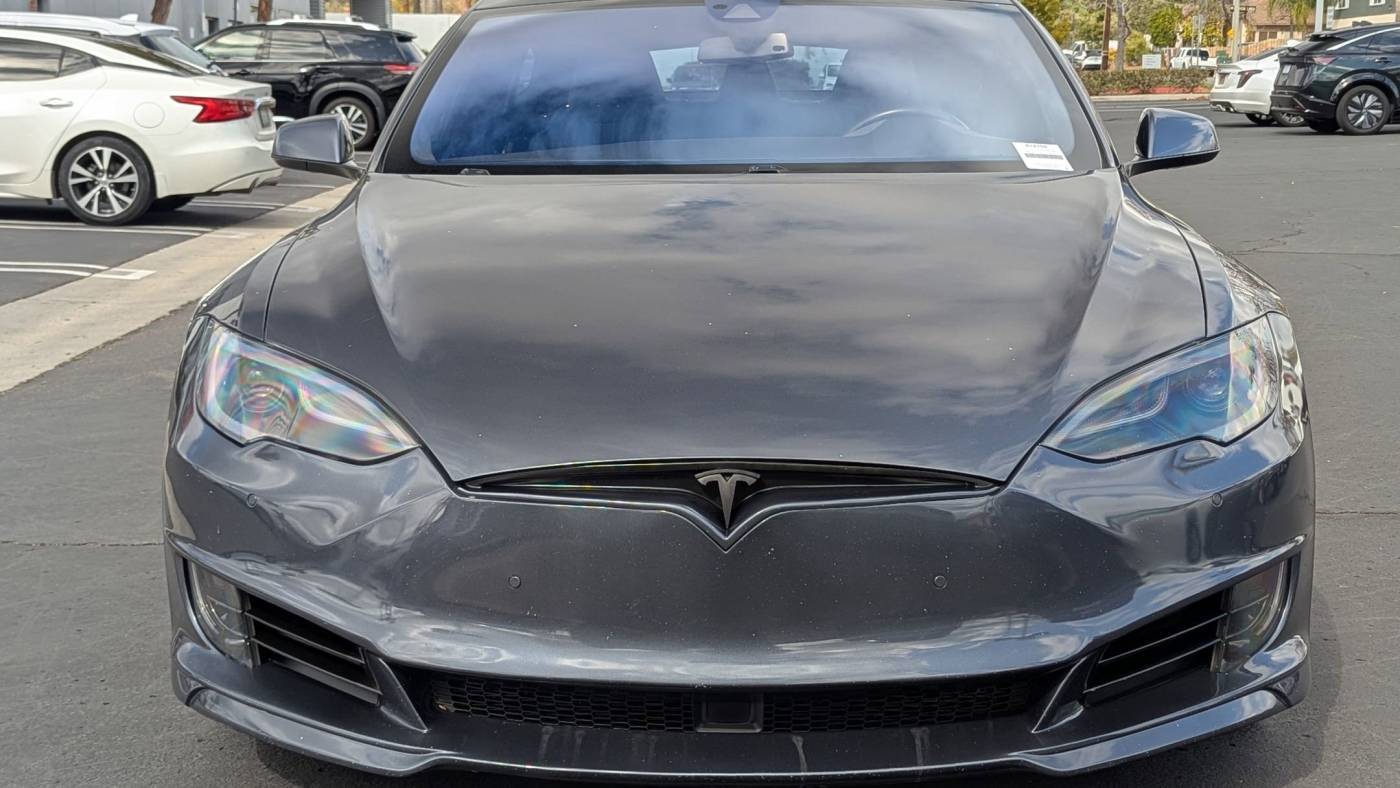 2015 Tesla Model S 5YJSA1H47FF081110