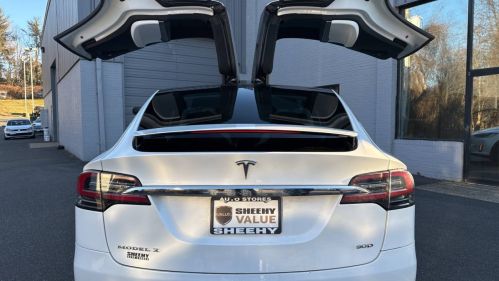 2017 Tesla Model X 5YJXCBE20HF038028