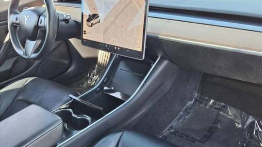 2018 Tesla Model 3 5YJ3E1EA1JF126585