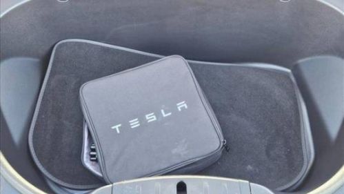 2018 Tesla Model 3 5YJ3E1EA1JF126585