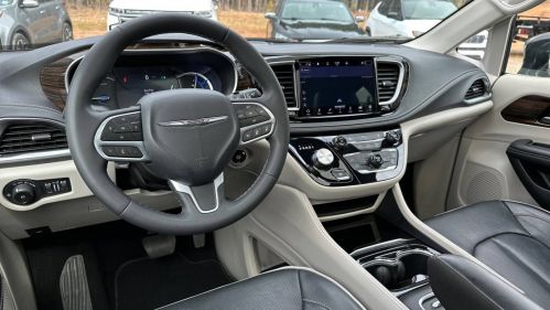 2023 Chrysler Pacifica 2C4RC1S78PR588714