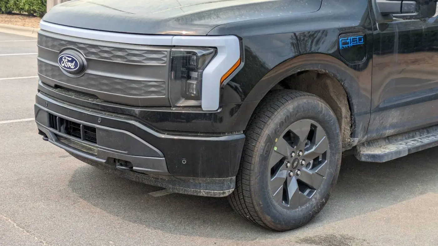 2025 Ford F-150 Lightning 1FT6W5L76SWG01122