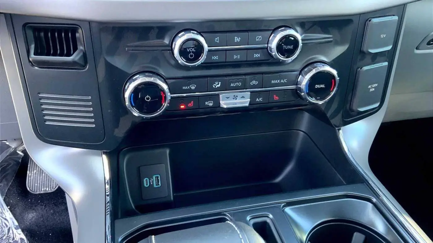 2024 Ford F-150 Lightning 1FTVW3LK8RWG23329