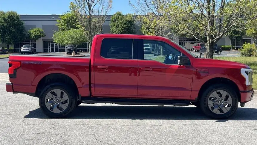 2023 Ford F-150 Lightning 1FT6W1EV8PWG40144