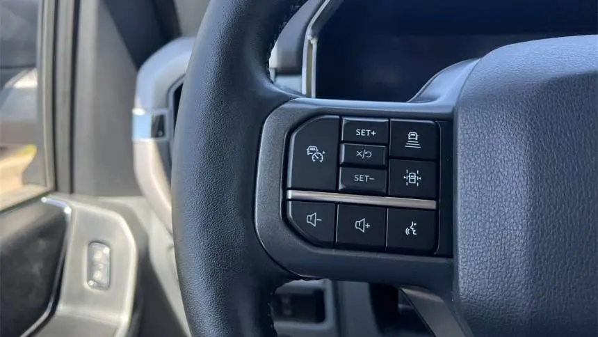 2023 Ford F-150 Lightning 1FT6W1EV8PWG40144