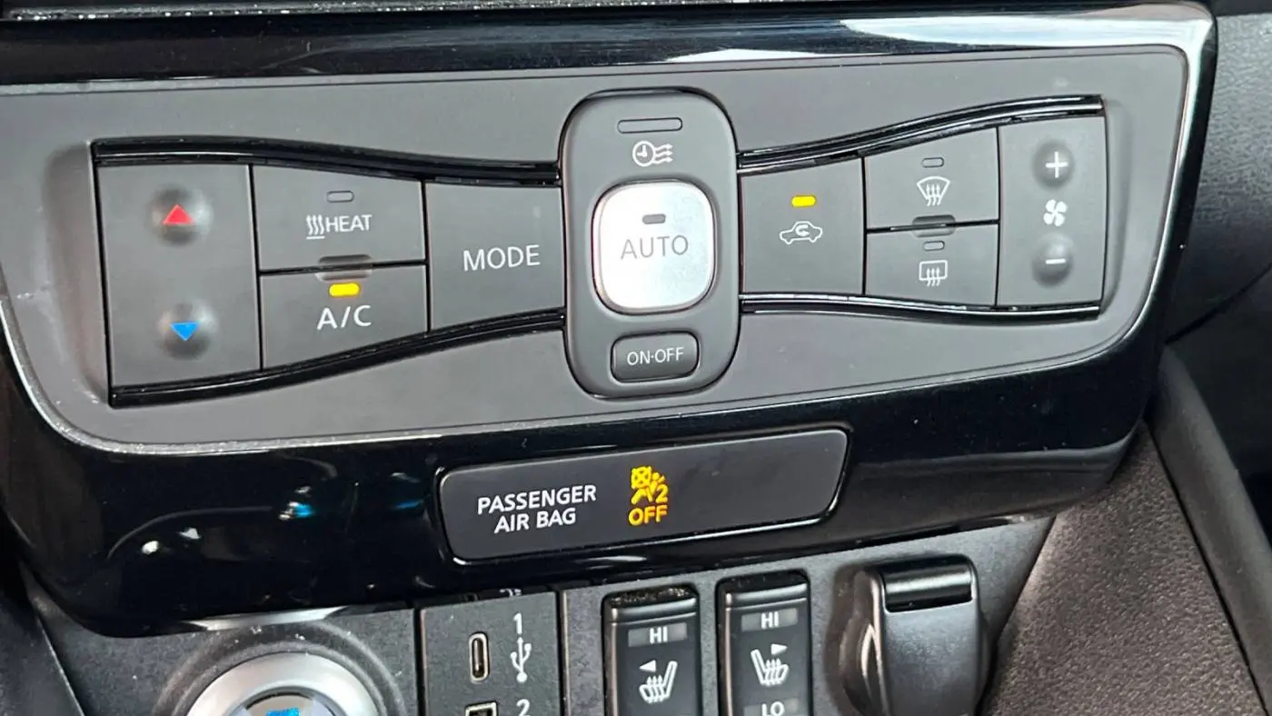 2022 Nissan LEAF 1N4AZ1CV4NC553897