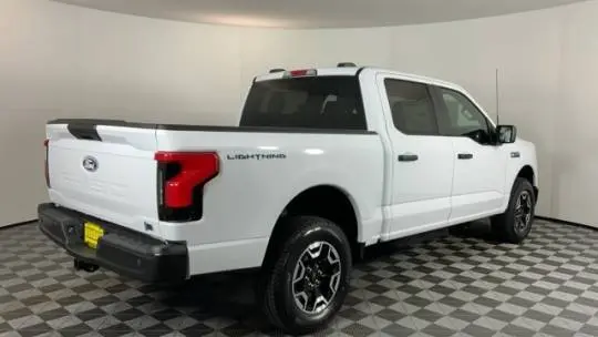 2024 Ford F-150 Lightning 1FT6W1B72RWG33425