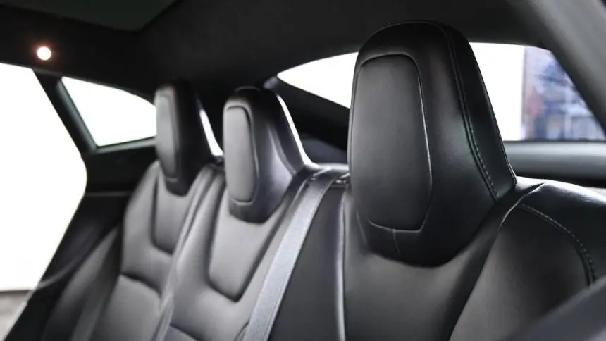2019 Tesla Model S 5YJSA1E27KF304386
