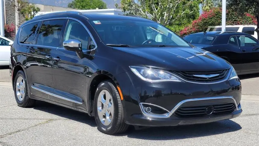 2018 Chrysler Pacifica 2C4RC1N76JR230238