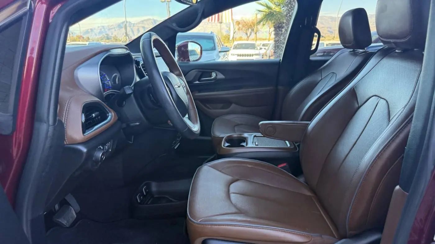 2020 Chrysler Pacifica 2C4RC1N71LR243983