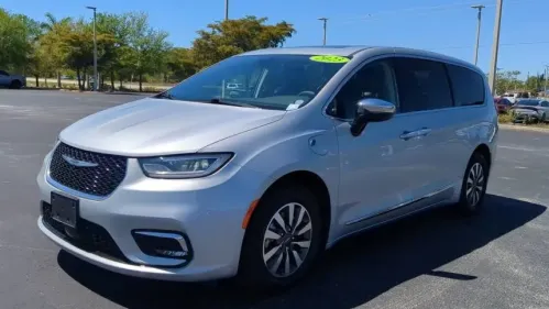 2023 Chrysler Pacifica 2C4RC1S7XPR558808