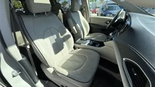 2021 Chrysler Pacifica 2C4RC1S72MR501367