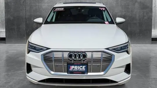 2019 Audi e-tron WA1LAAGE8KB022816