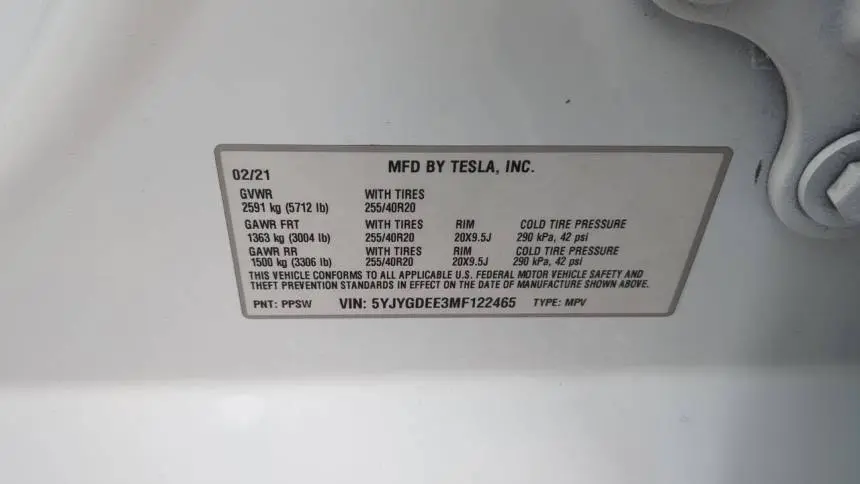 2021 Tesla Model Y 5YJYGDEE3MF122465