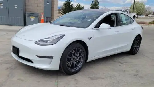 2018 Tesla Model 3 5YJ3E1EA8JF017377