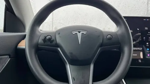 2021 Tesla Model Y 5YJYGDEE2MF062338