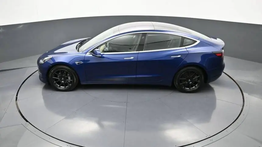 2018 Tesla Model 3 5YJ3E1EB4JF054211