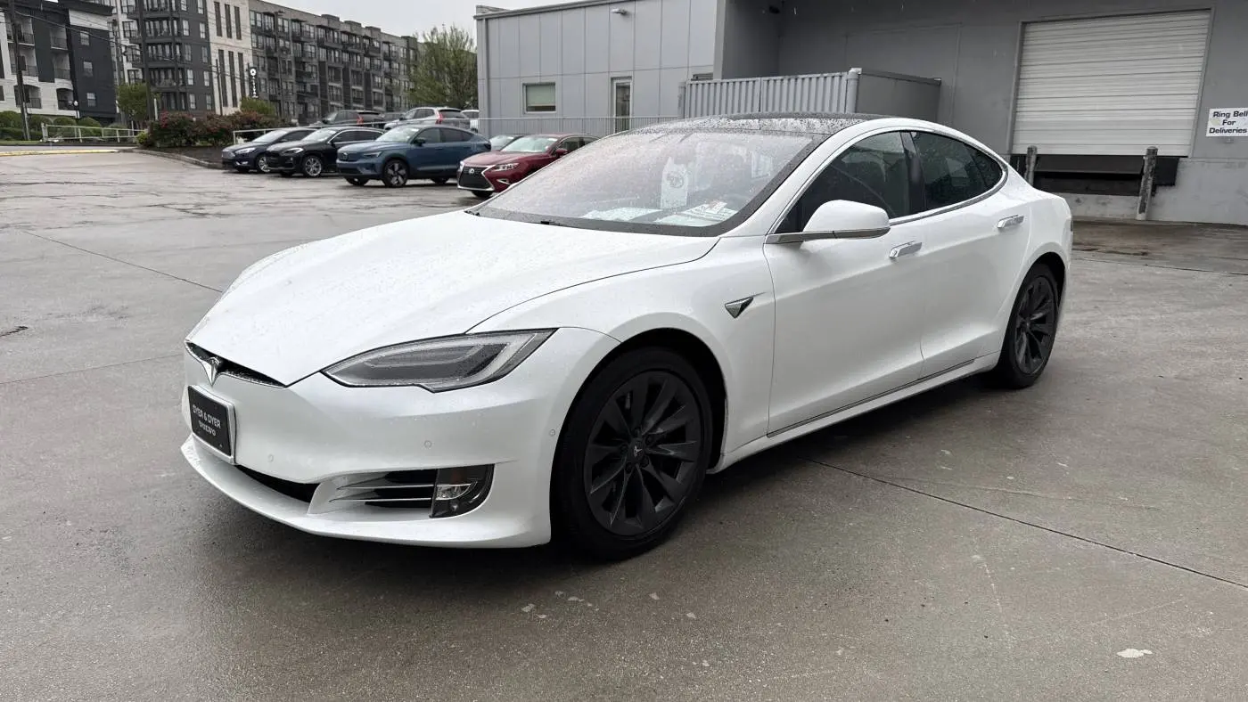 2019 Tesla Model S 5YJSA1E26KF305173