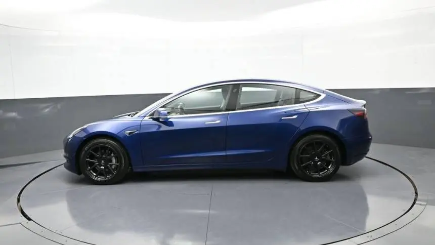2018 Tesla Model 3 5YJ3E1EB4JF054211