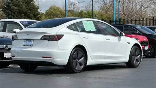 2019 Tesla Model 3 5YJ3E1EAXKF485256